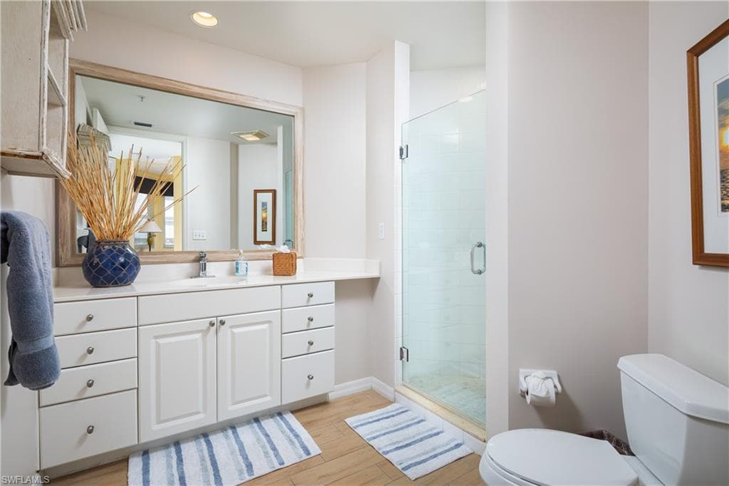 410 Flagship Dr 806, Naples, FL 34108-16