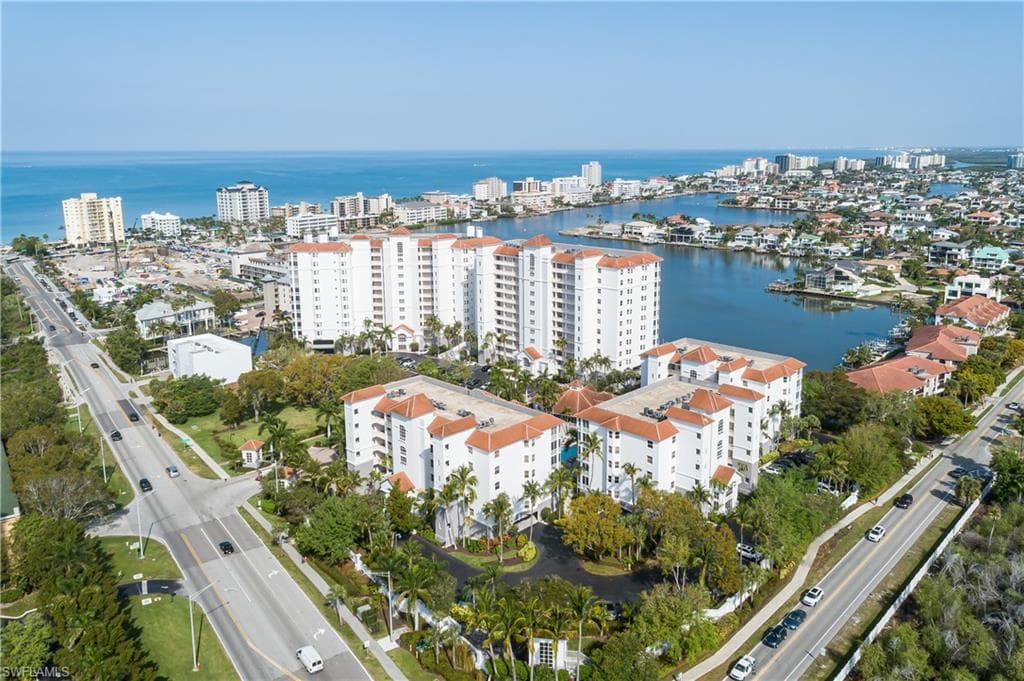 410 Flagship Dr 806, Naples, FL 34108-21