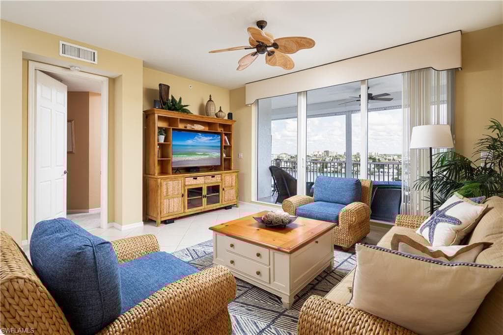 410 Flagship Dr 806, Naples, FL 34108-5