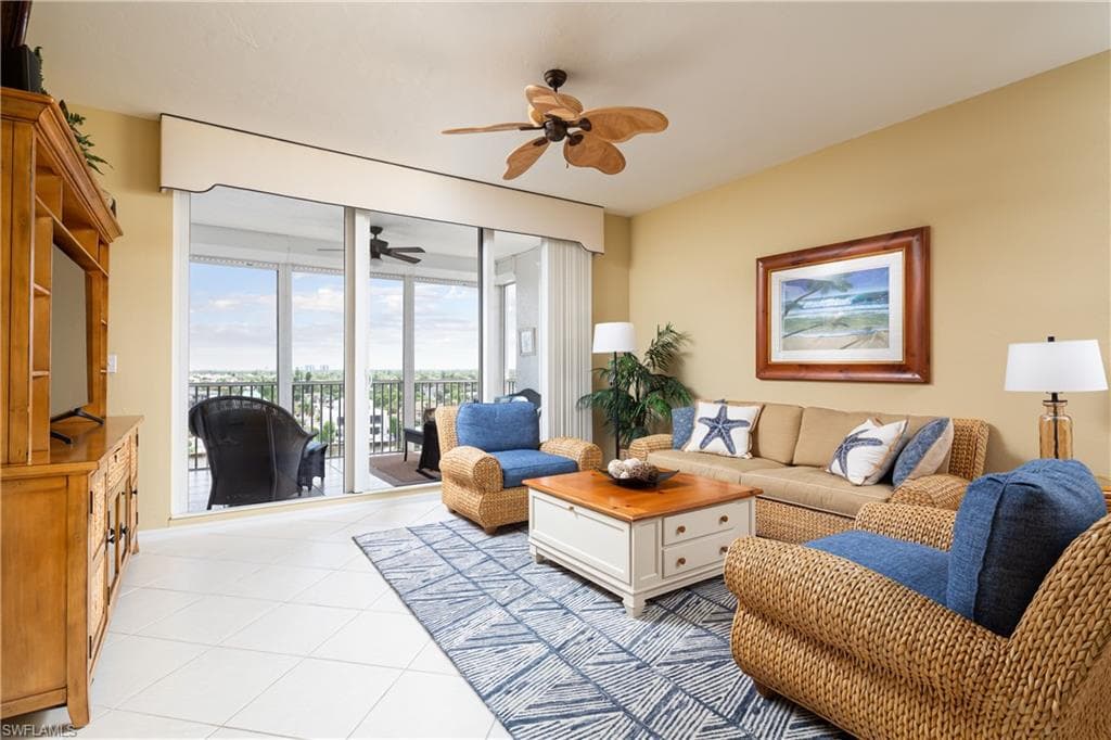 410 Flagship Dr 806, Naples, FL 34108-6
