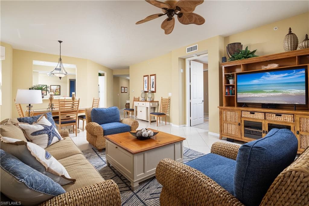 410 Flagship Dr 806, Naples, FL 34108-7