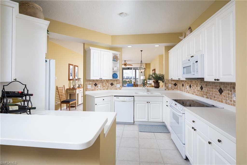 410 Flagship Dr 806, Naples, FL 34108-8