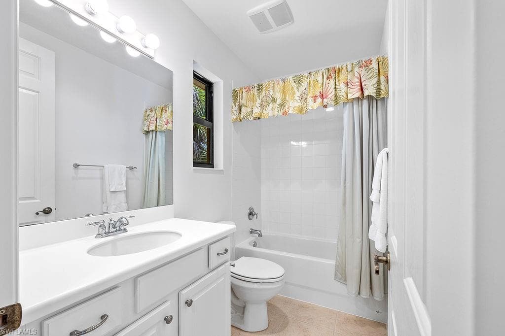 1248 Manado Dr, Naples, FL 34113-11