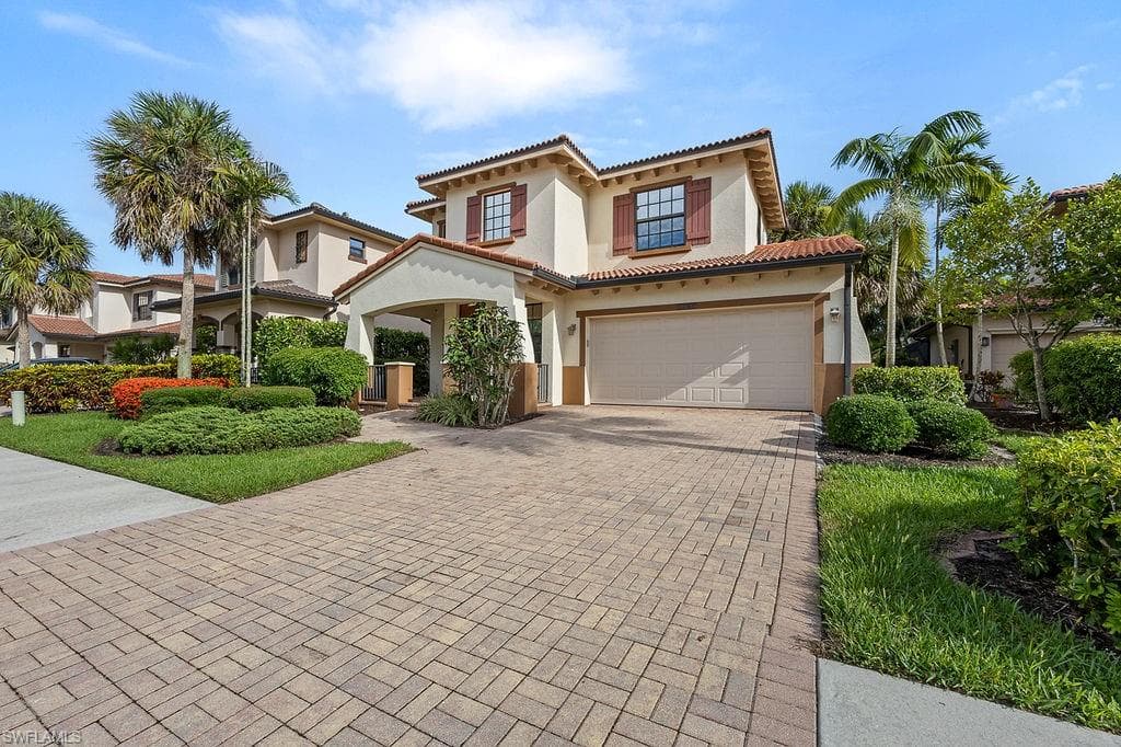 1248 Manado Dr, Naples, FL 34113-2