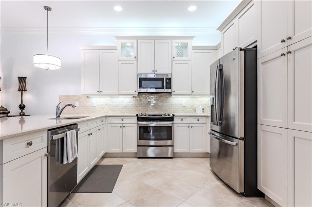 13670 Mandarin Cir, Naples, FL 34109-11