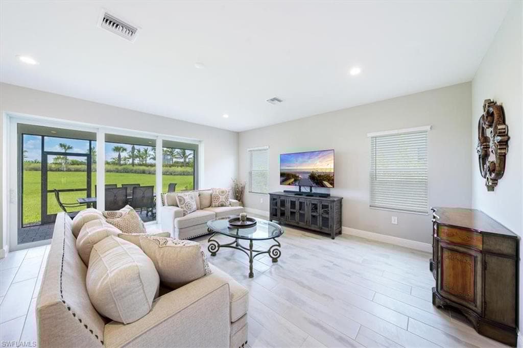 4016 Pegasus Way, Naples, FL 34120-9