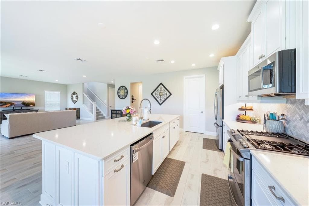 4016 Pegasus Way, Naples, FL 34120-6