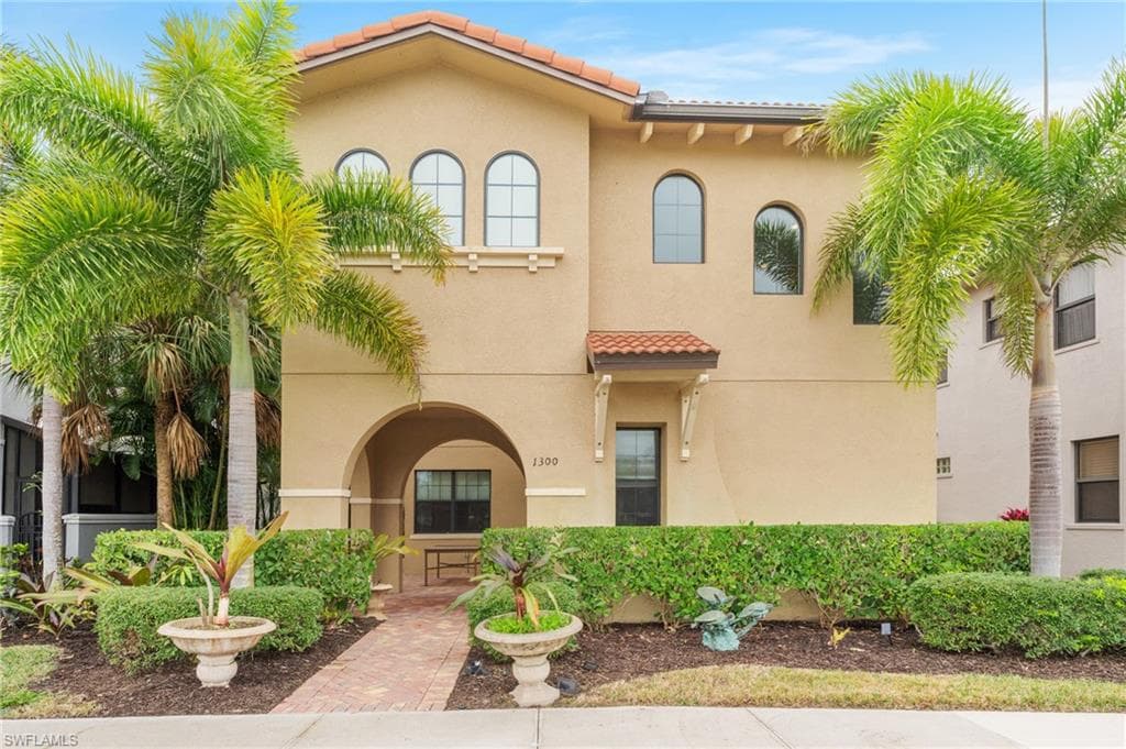 1300 Kendari Ter, Naples, FL 34113-1