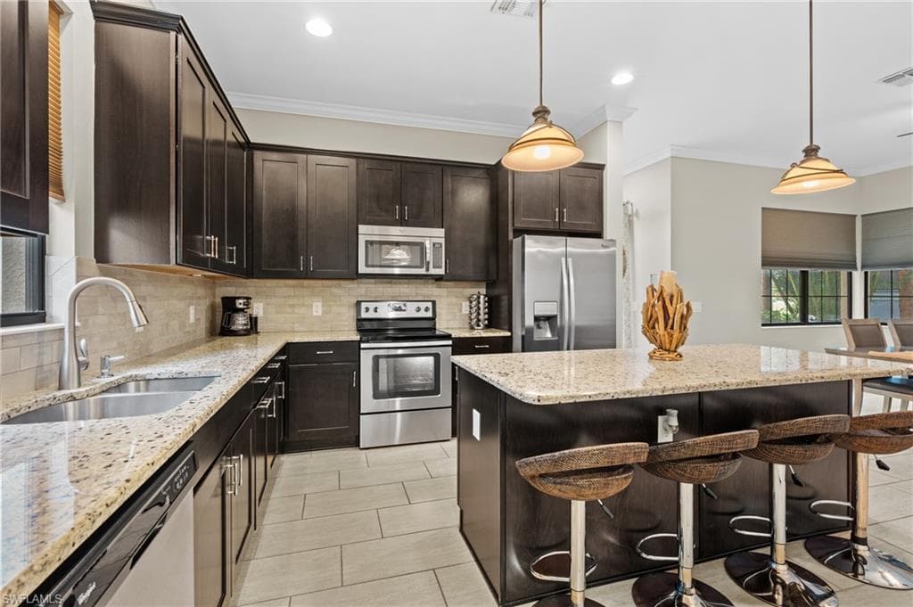 1300 Kendari Ter, Naples, FL 34113-4