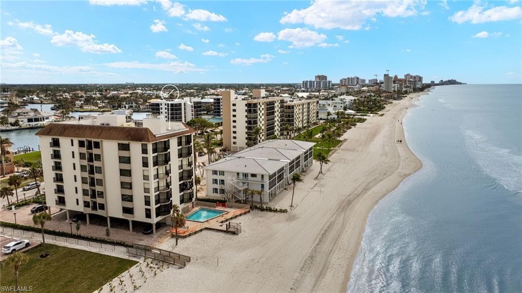 10633 Gulf Shore Dr 3s, Naples, FL 34108-17
