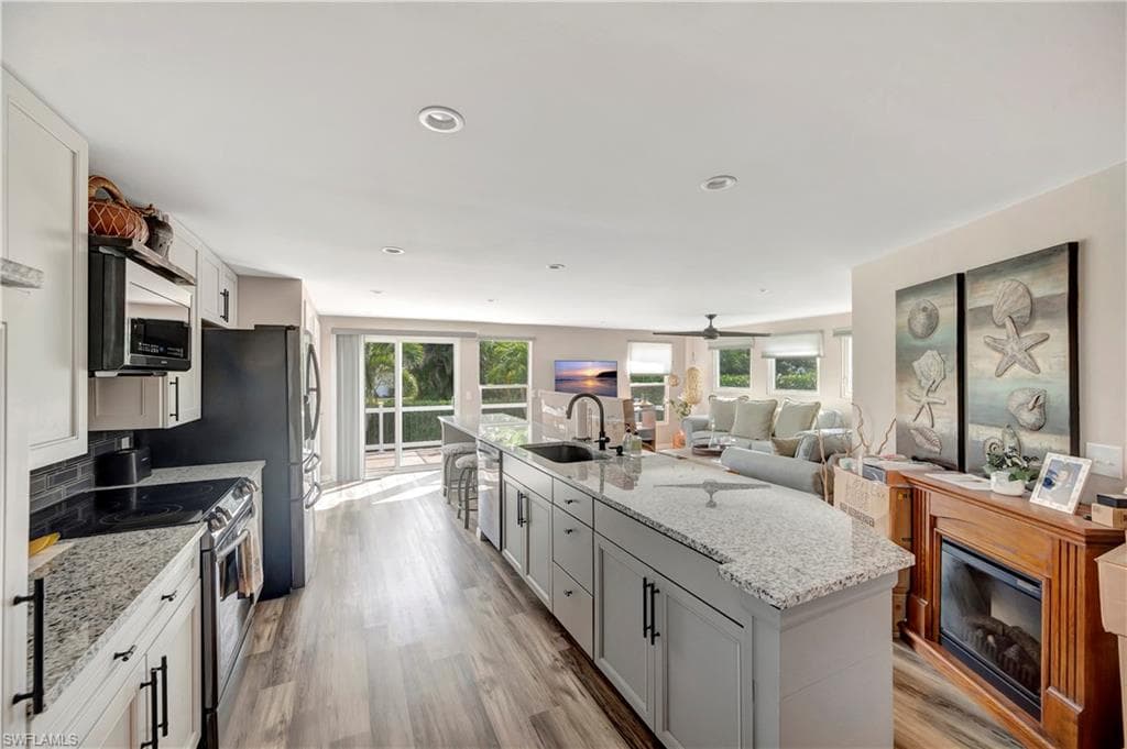 50 Le Mans Dr, Naples, FL 34112-13
