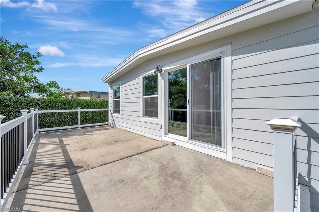 50 Le Mans Dr, Naples, FL 34112-33