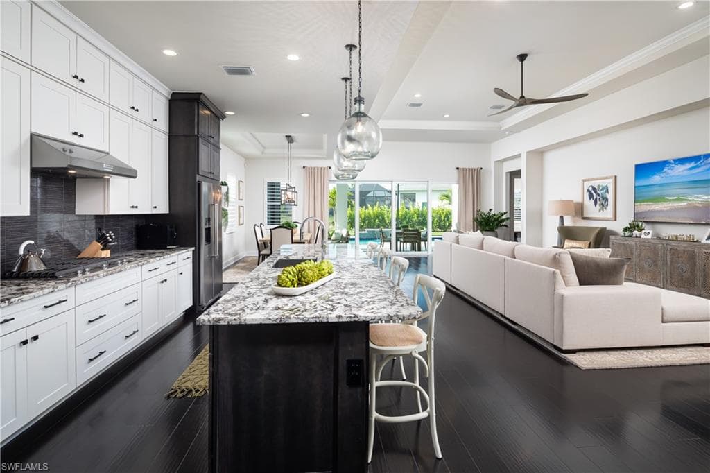 9085 Caicos Way, Naples, FL 34114-4