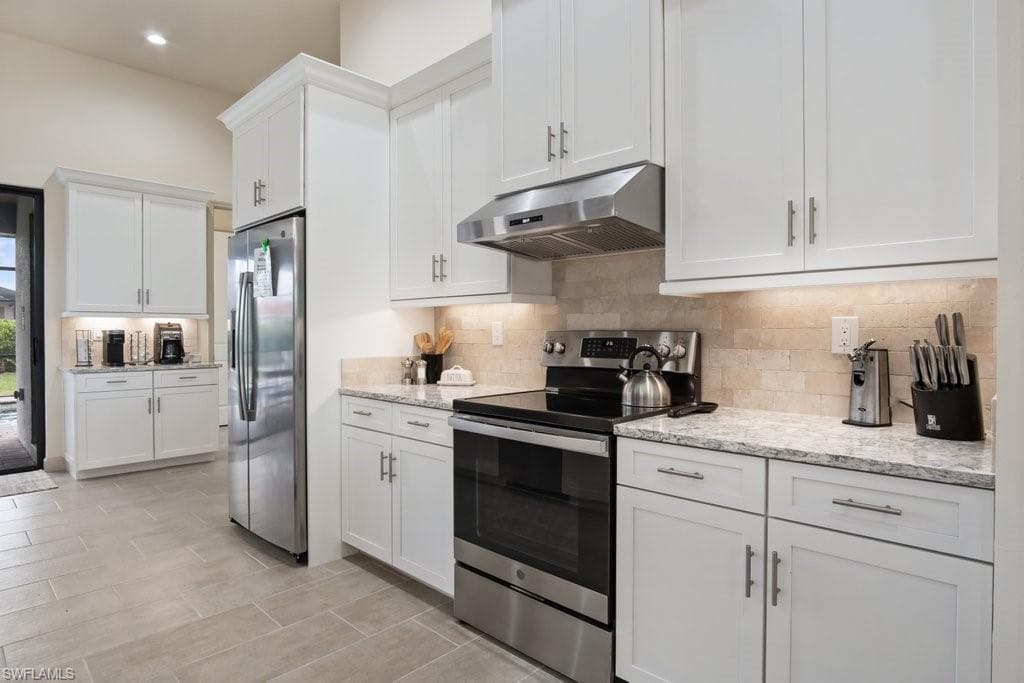 2825 49th Ter, Cape Coral, FL 33914-18