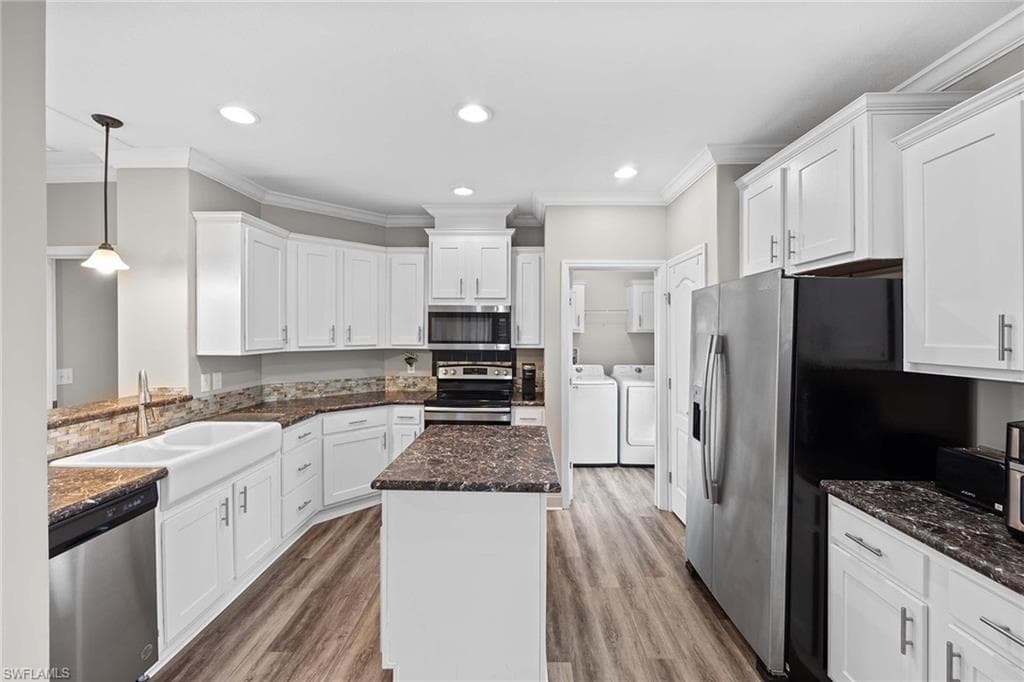104 Rookery Rd, Naples, FL 34114-10