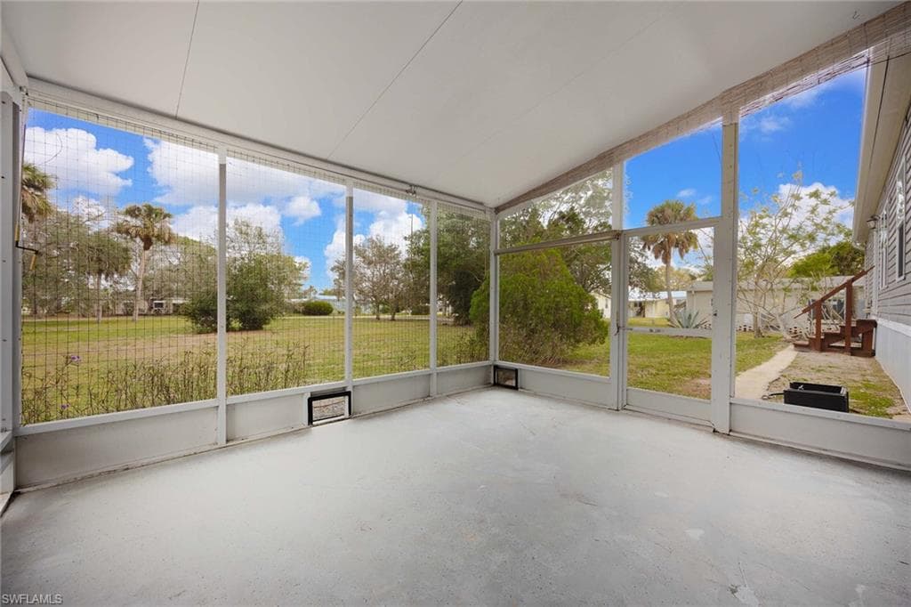 104 Rookery Rd, Naples, FL 34114-20