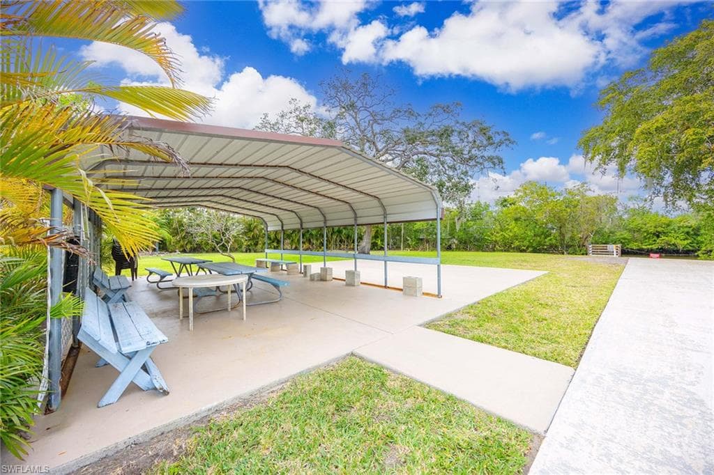 104 Rookery Rd, Naples, FL 34114-25