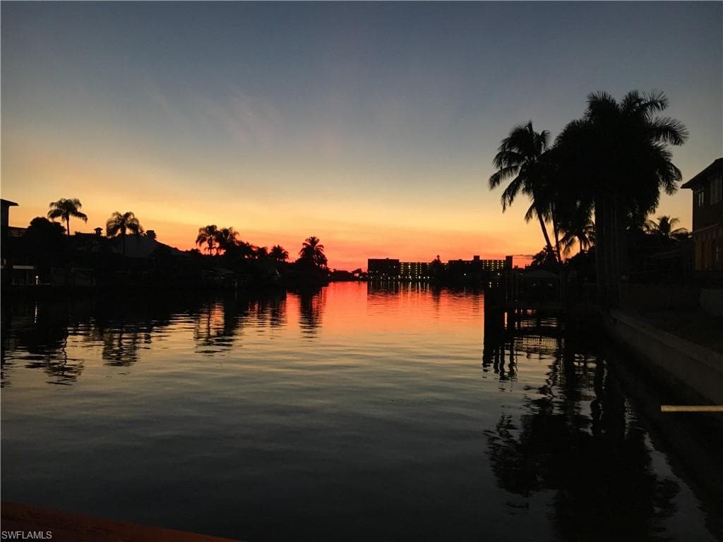 364 Conners Ave, Naples, FL 34108-8