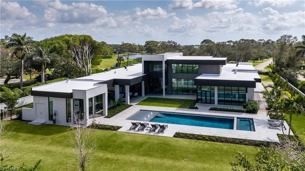 107 Myrtle Rd, Naples, FL 34108-4