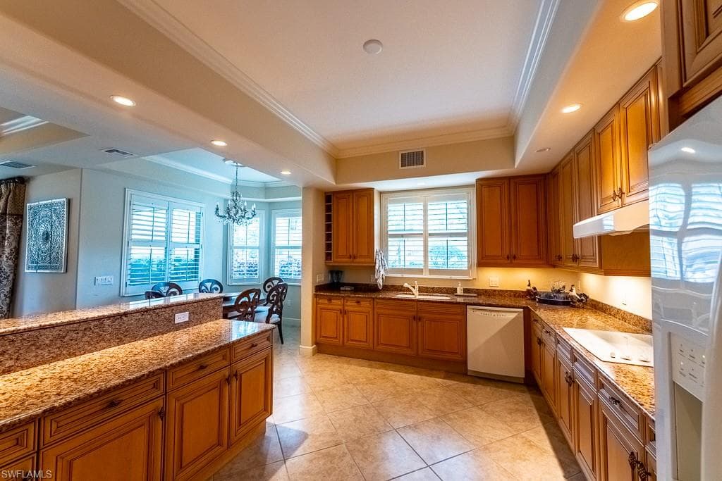 545 Avellino Isles Cir 102, Naples, FL 34119-9