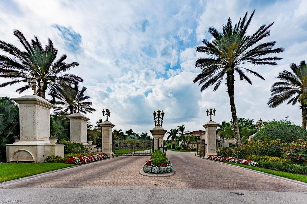 545 Avellino Isles Cir 102, Naples, FL 34119-28