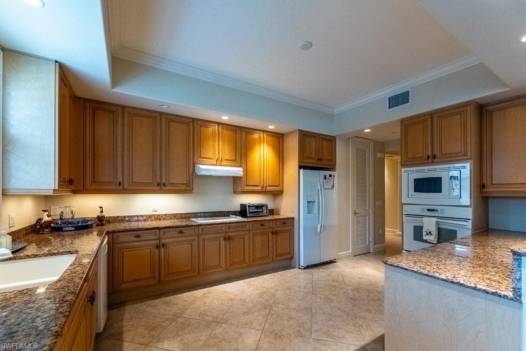 545 Avellino Isles Cir 102, Naples, FL 34119-8