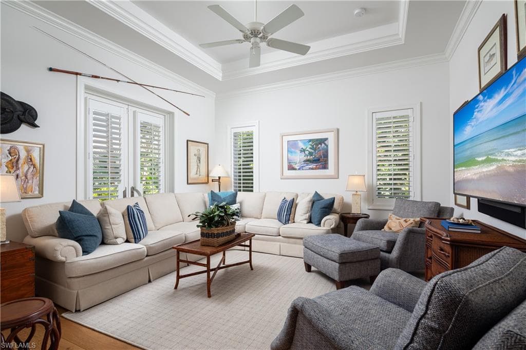 485 Wedge Dr, Naples, FL 34103-9