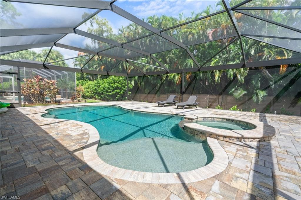 15917 Delasol Ln, Naples, FL 34110-11
