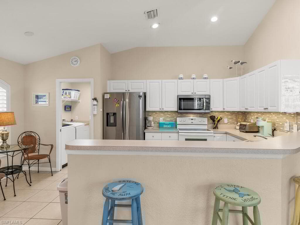 1021 Briarwood Blvd, Naples, FL 34104-9