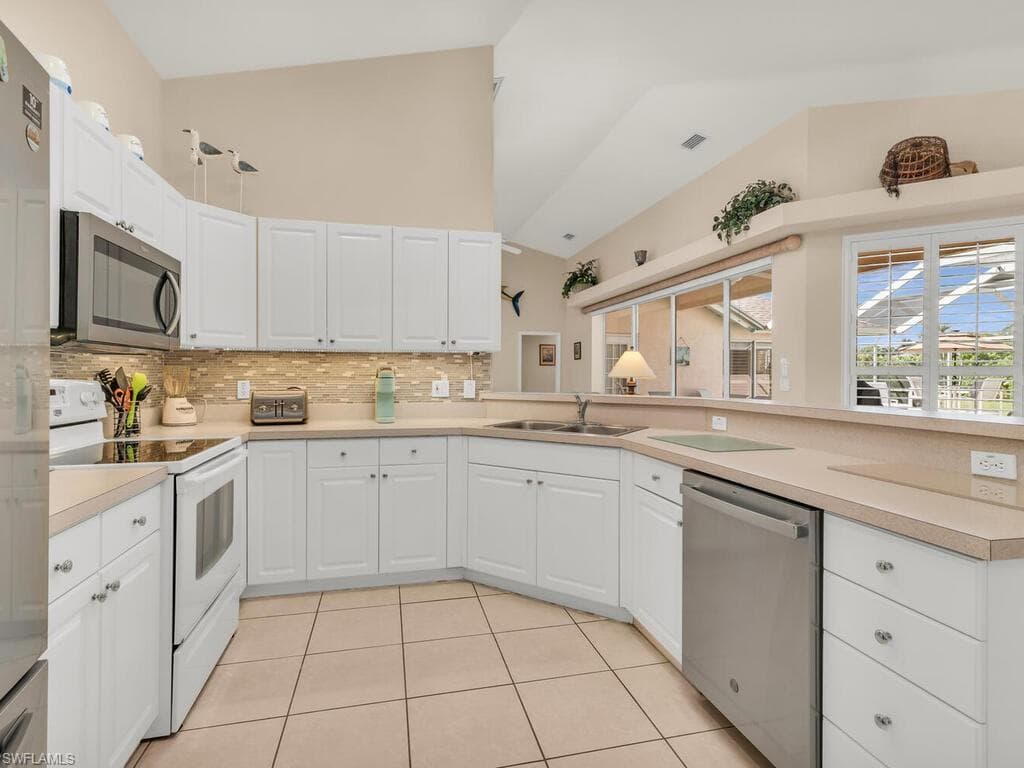 1021 Briarwood Blvd, Naples, FL 34104-11