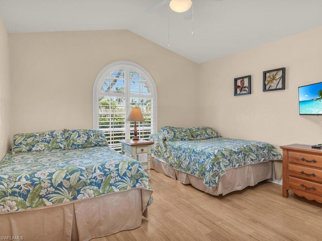 1021 Briarwood Blvd, Naples, FL 34104-25