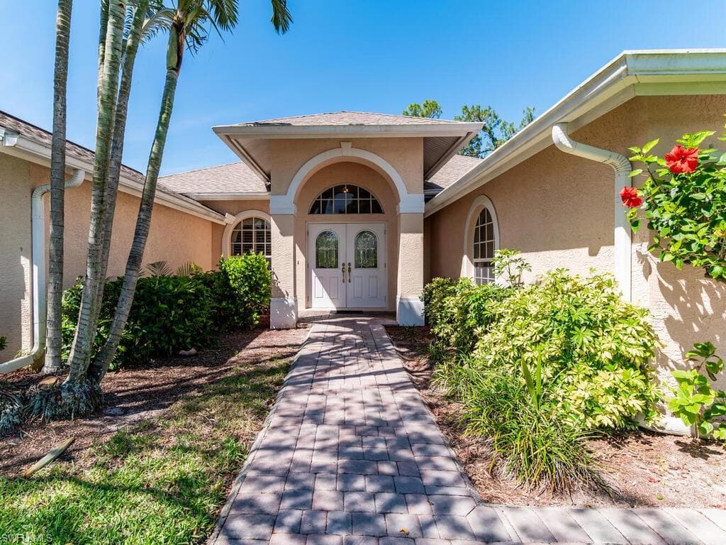 1021 Briarwood Blvd, Naples, FL 34104-36