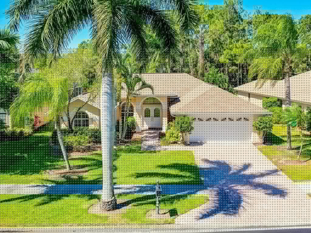 1021 Briarwood Blvd, Naples, FL 34104-3