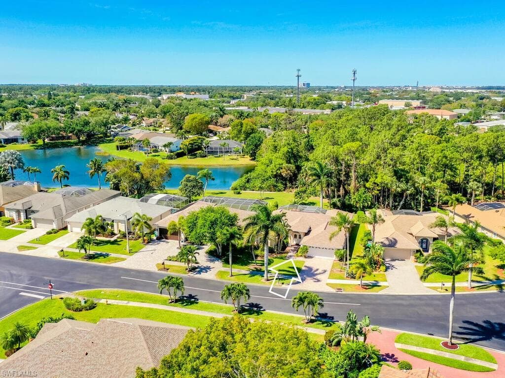 1021 Briarwood Blvd, Naples, FL 34104-41