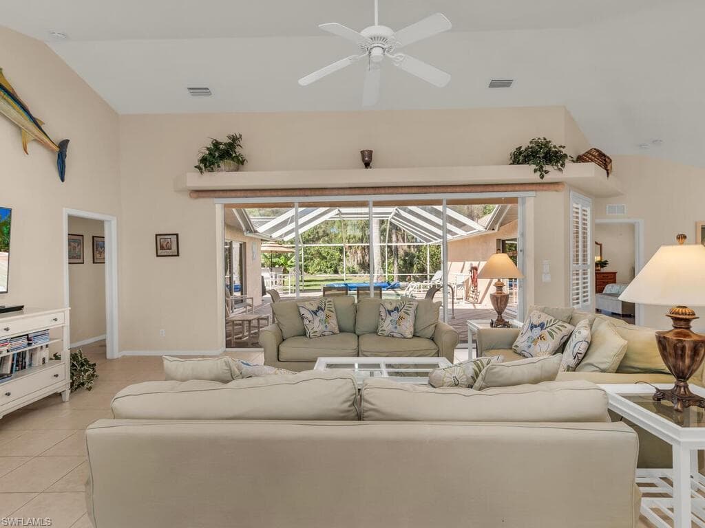 1021 Briarwood Blvd, Naples, FL 34104-4