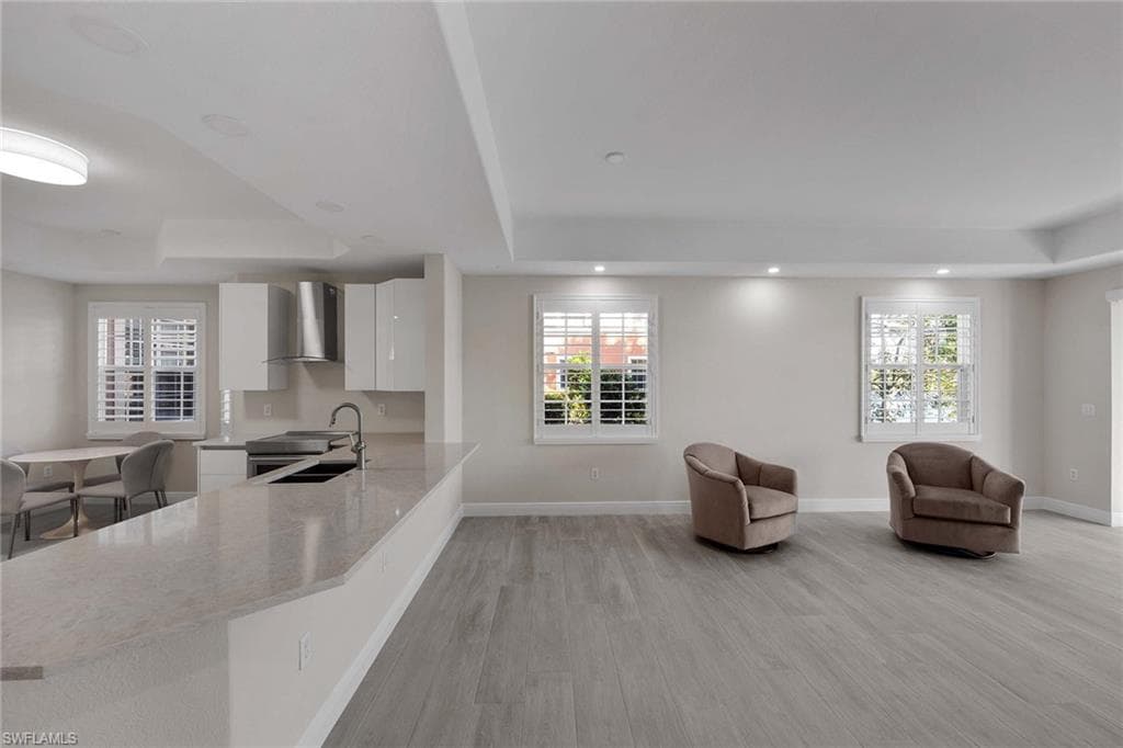 6438 Legacy Cir 301, Naples, FL 34113-9