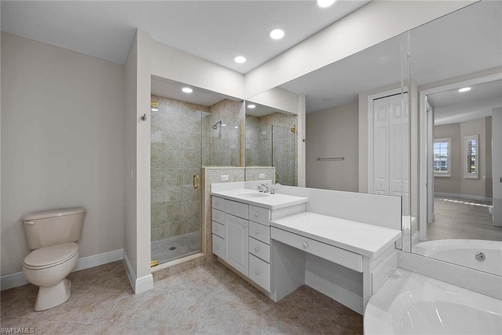 6438 Legacy Cir 301, Naples, FL 34113-27