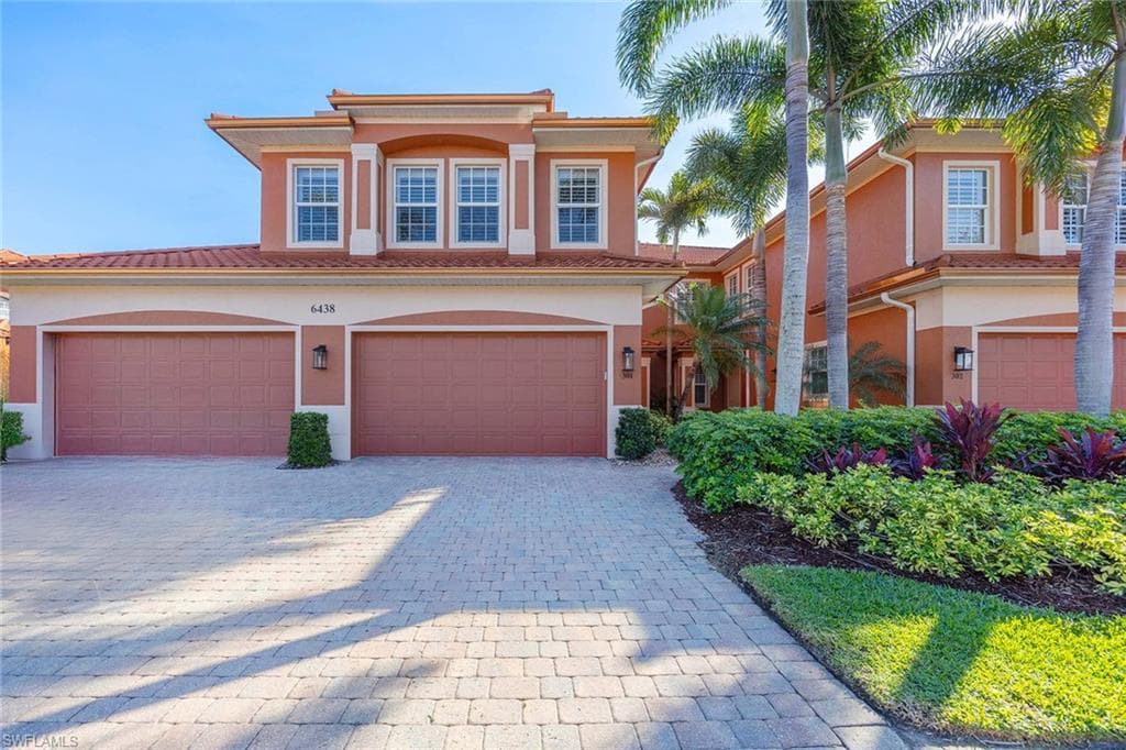 6438 Legacy Cir 301, Naples, FL 34113-2