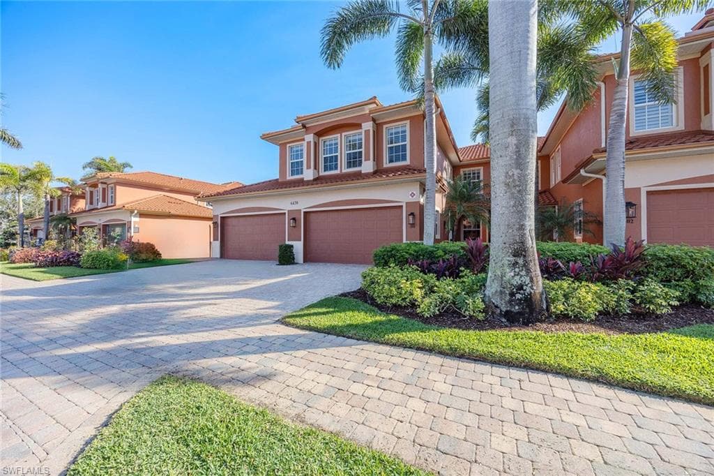 6438 Legacy Cir 301, Naples, FL 34113-5
