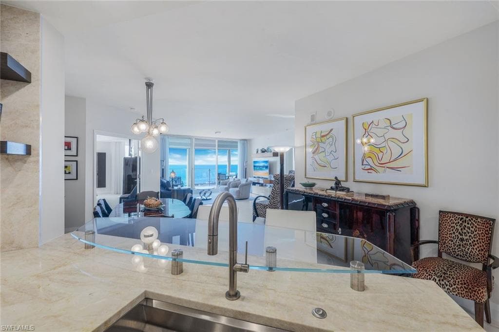 60 Seagate Dr 1702, Naples, FL 34103-11