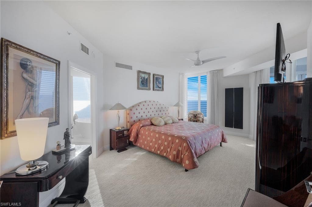 60 Seagate Dr 1702, Naples, FL 34103-19