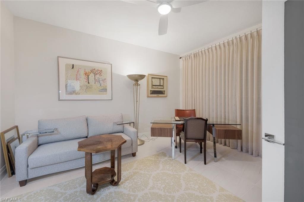 60 Seagate Dr 1702, Naples, FL 34103-29