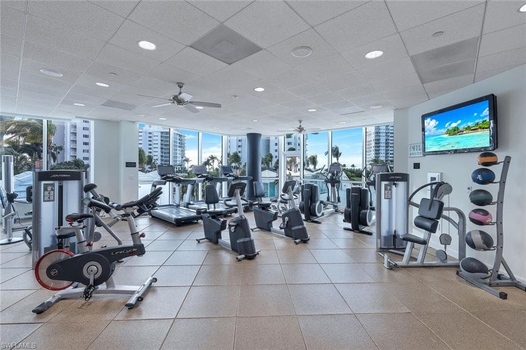 60 Seagate Dr 1702, Naples, FL 34103-33