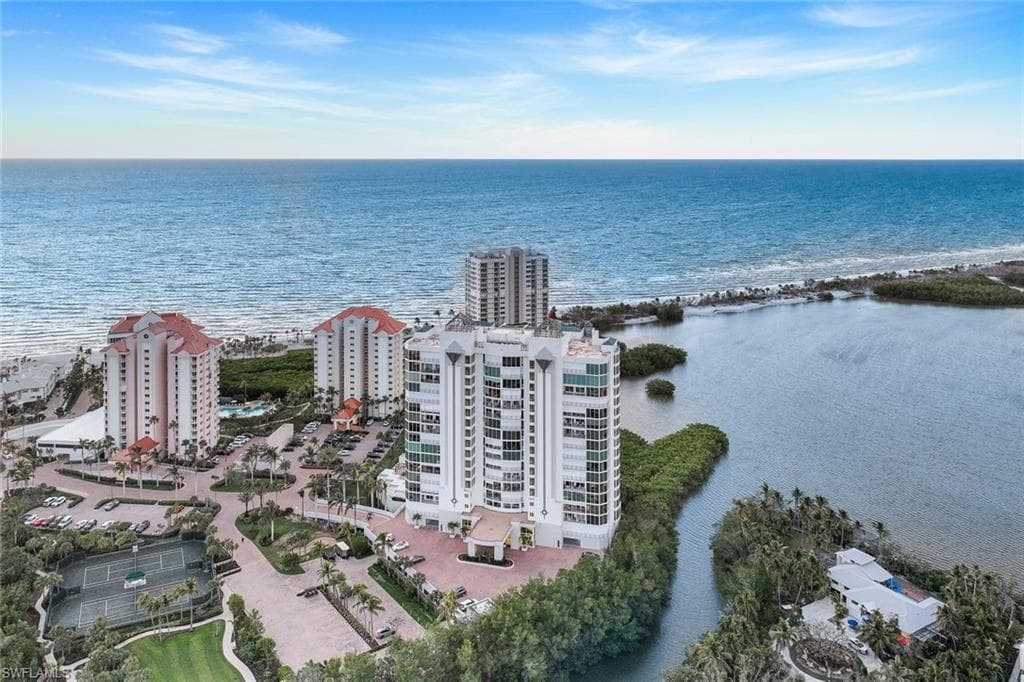 60 Seagate Dr 1702, Naples, FL 34103-40