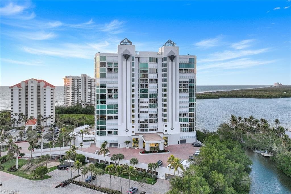 60 Seagate Dr 1702, Naples, FL 34103-41
