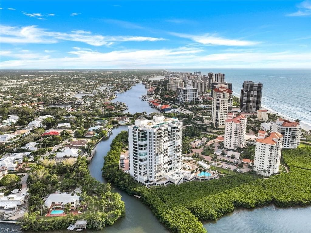 60 Seagate Dr 1702, Naples, FL 34103-46