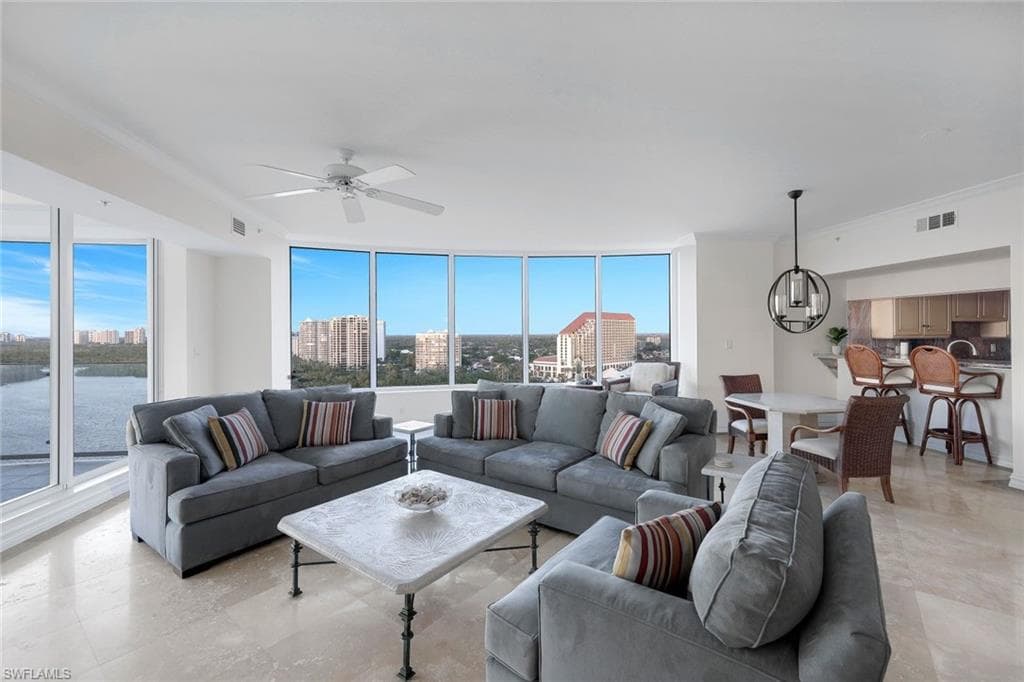60 Seagate Dr 1606, Naples, FL 34103-4