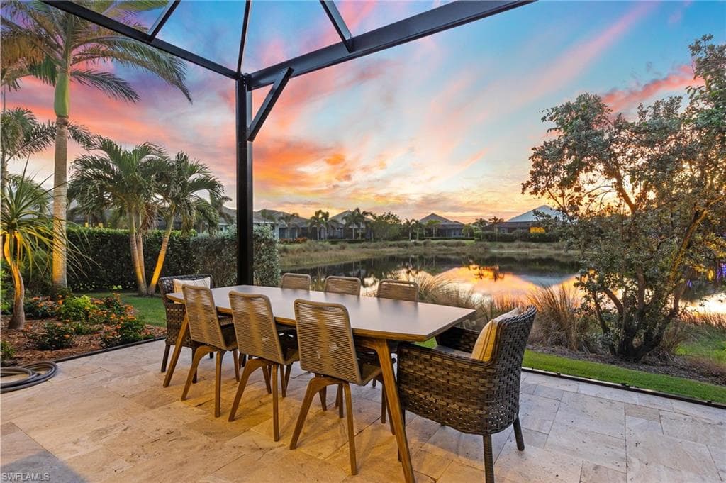 6423 Pembroke Way, Naples, FL 34113-9