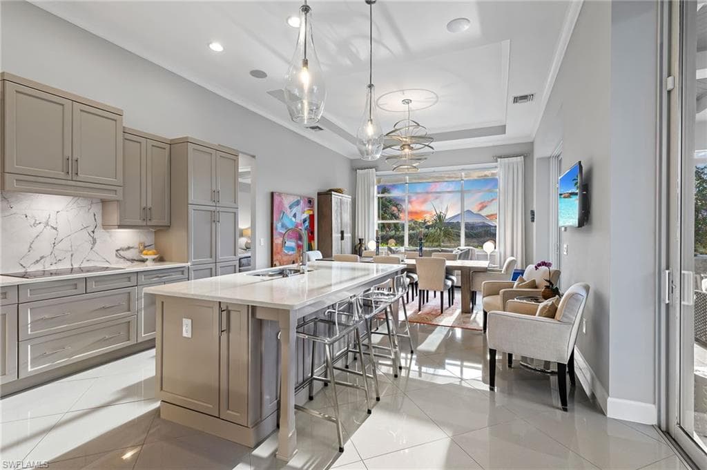6423 Pembroke Way, Naples, FL 34113-14