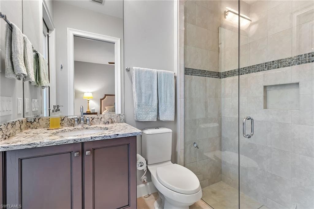 6423 Pembroke Way, Naples, FL 34113-34